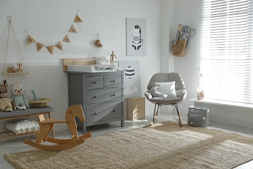 Venetian blinds for children's room