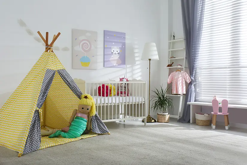 Venetian blinds for children's room